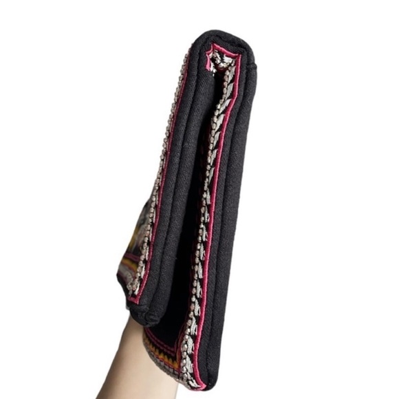 New Look Embroidered Clutch - Picture 4 of 8